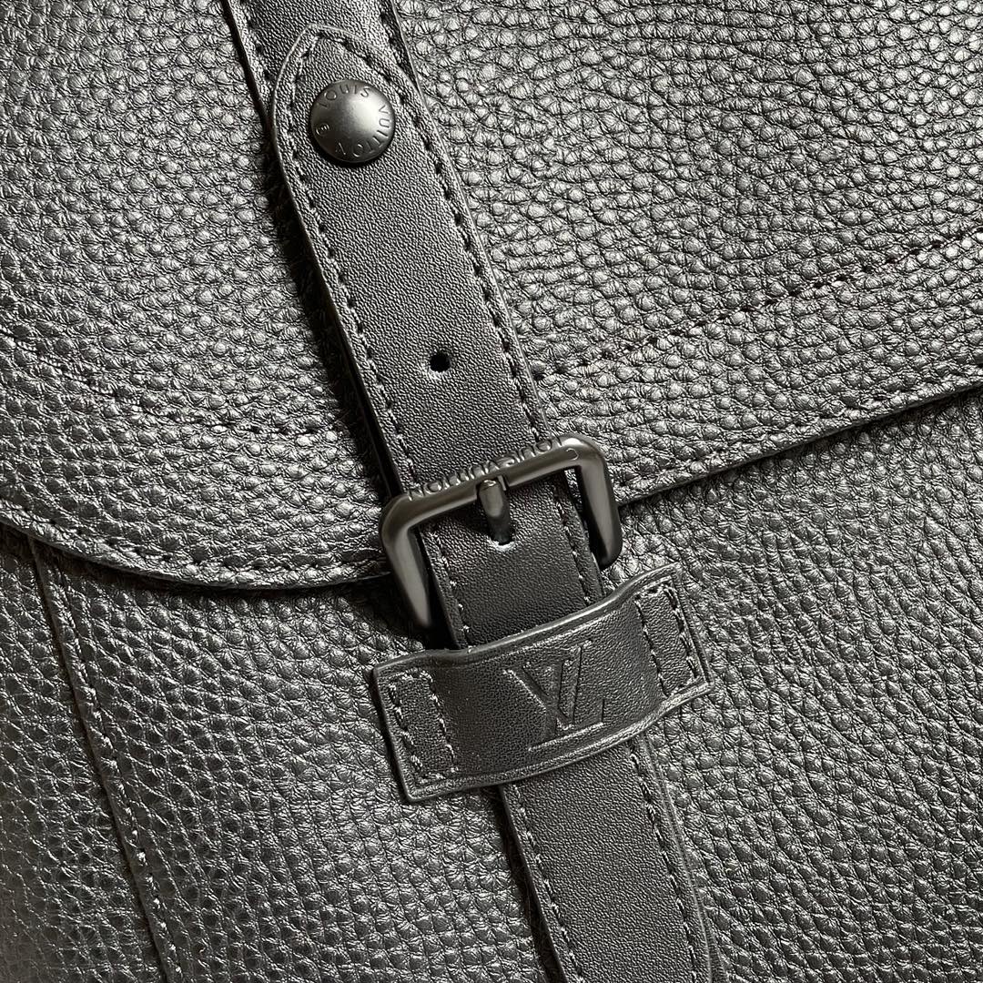 Louis Vuitton M58475 Christopher Messenger 29cm Black