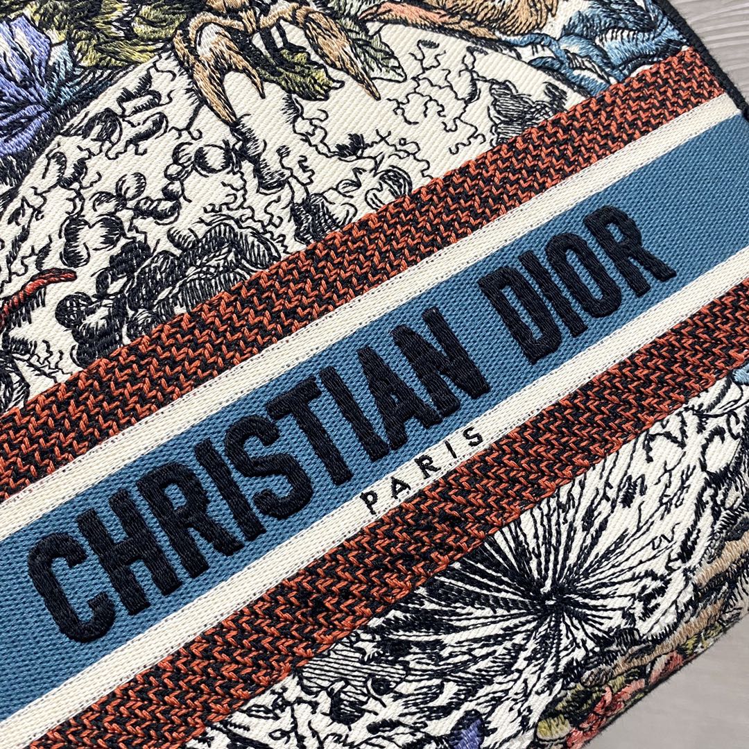 Christian Dior Medium Lady D-Lite Bag 24cm White