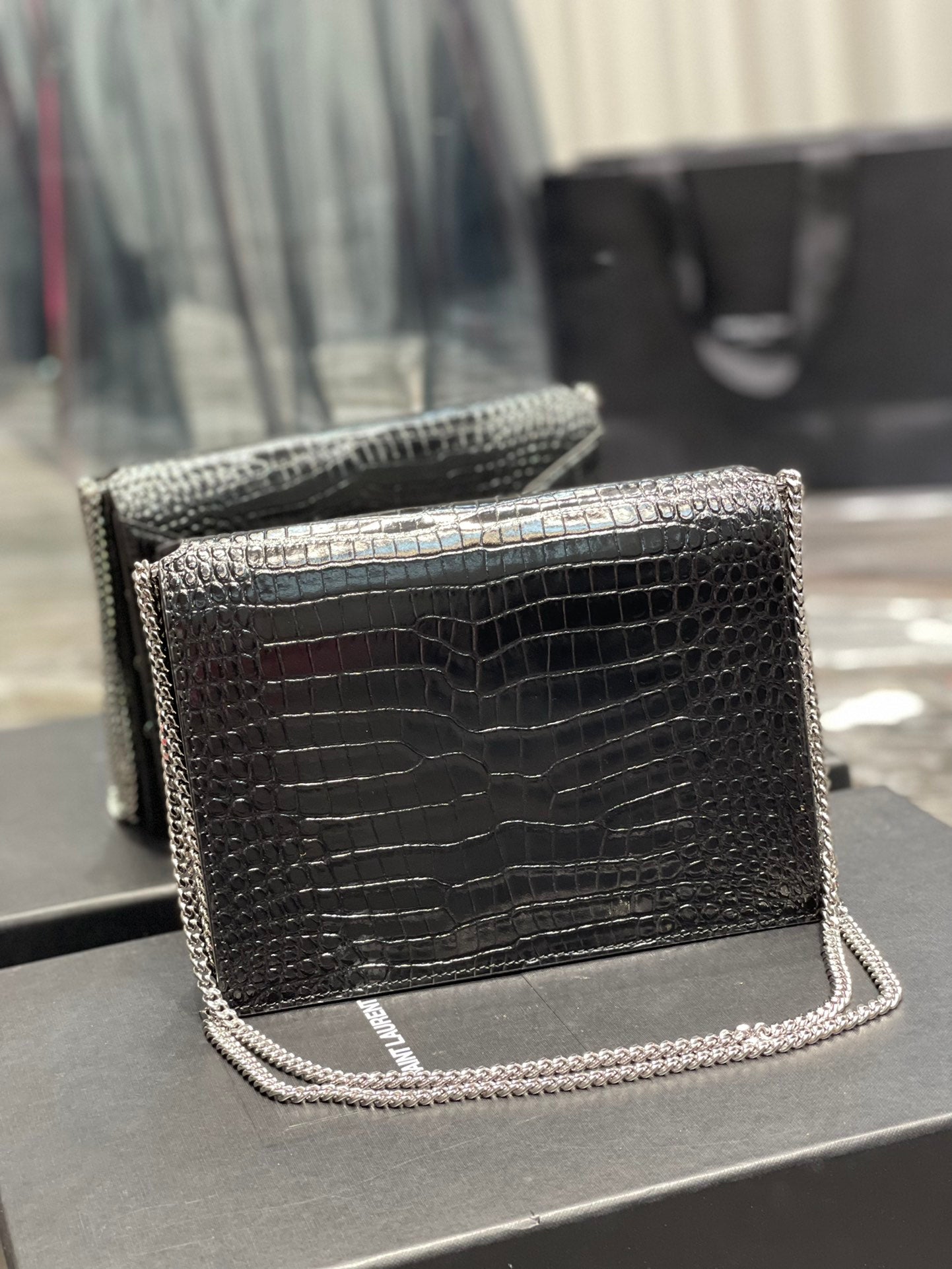 Saint Laurent Cassandra Medium Chain Bag In Grain De Poudre Embossed 22cm Black