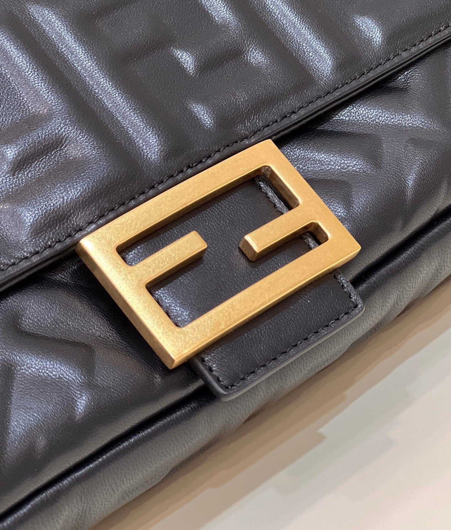 Fendi Baguette Midi 27cm Black