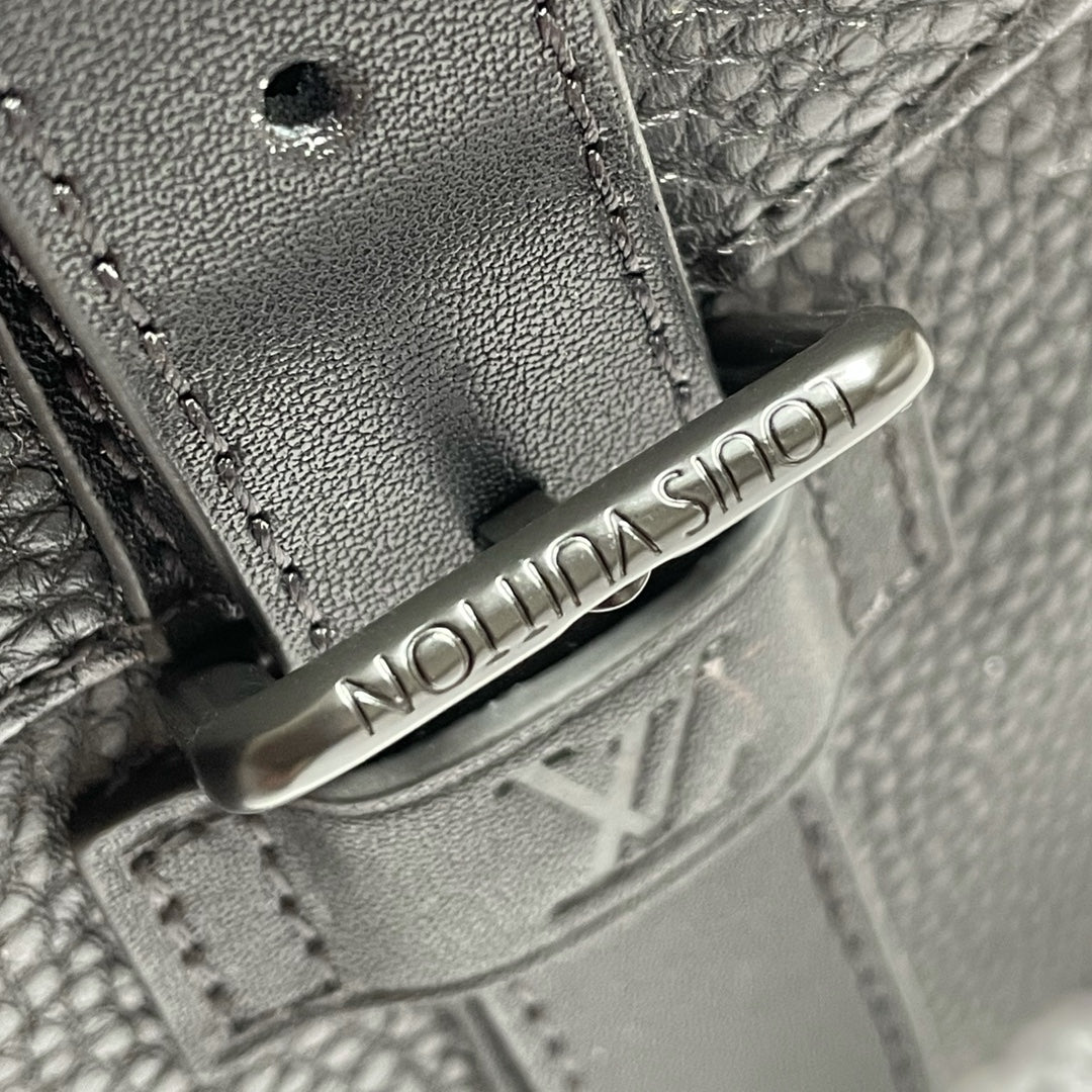 Louis Vuitton M58475 Christopher Messenger 29cm Black