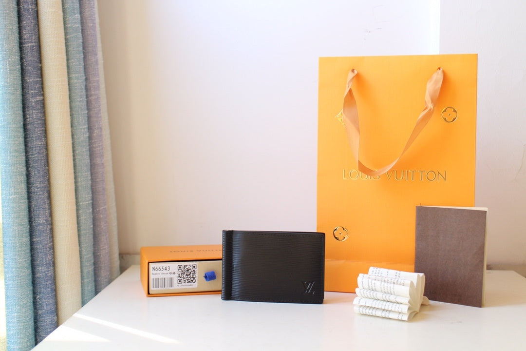 Louis Vuitton Clutch 12cm Black