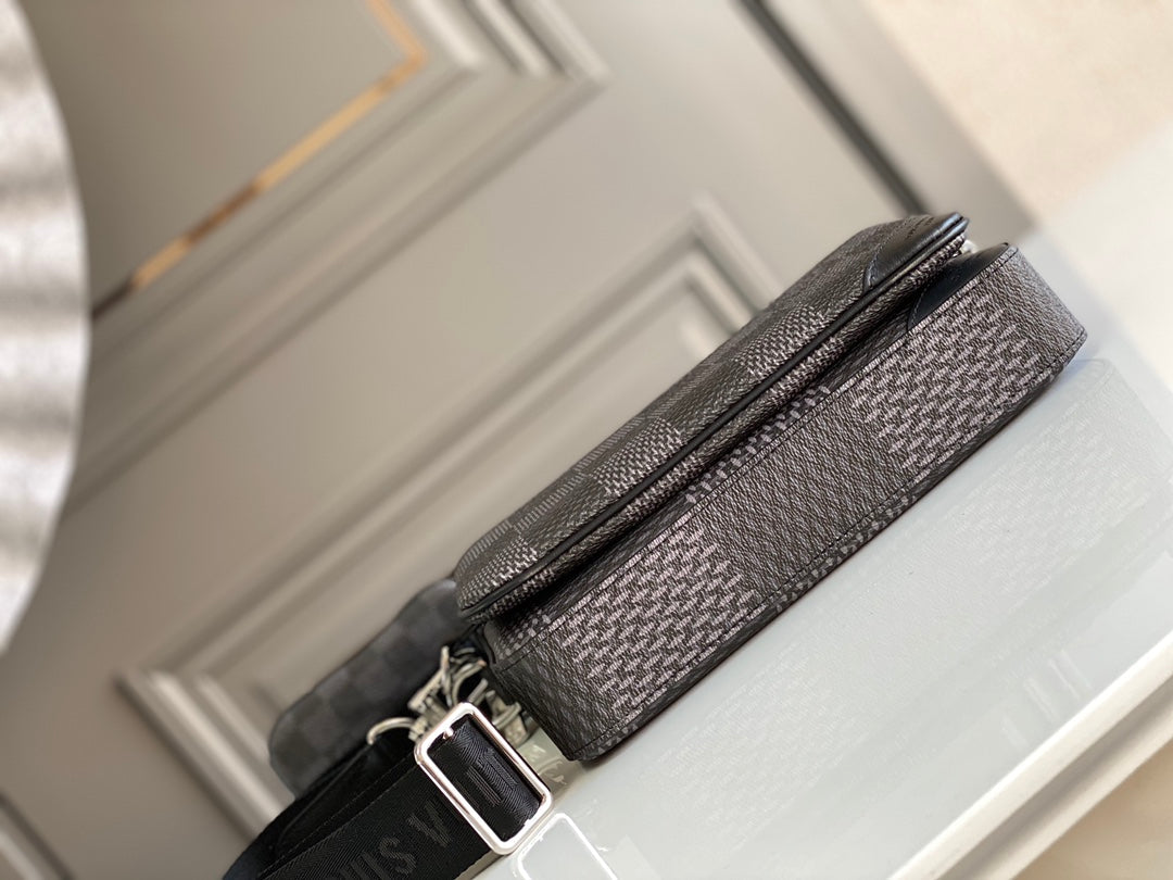 Louis Vuitton Trio Messenger 25cm