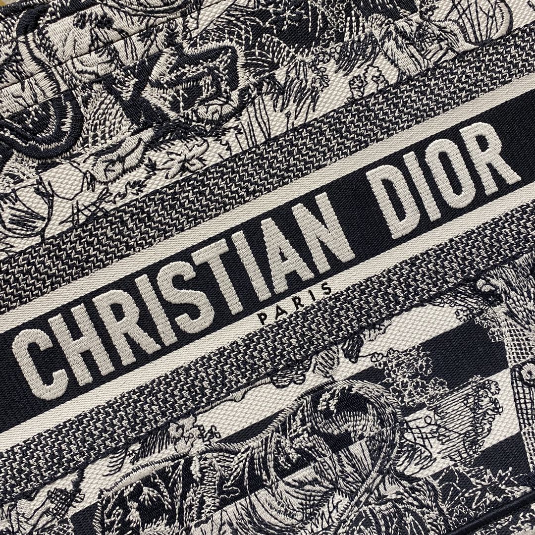 Christian Dior Medium Book Tote 36cm