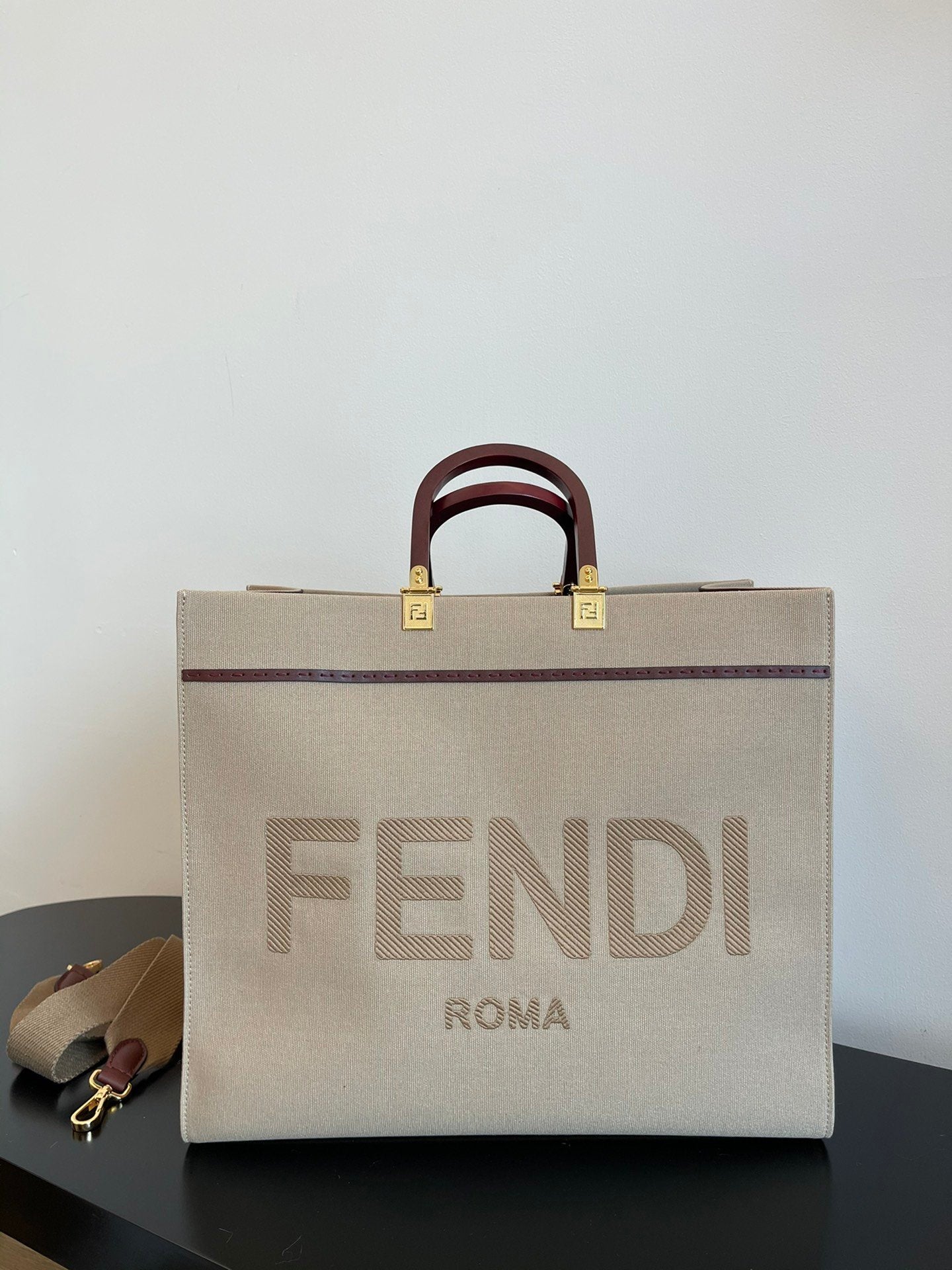 Fendi Tote Bag 40cm Beige