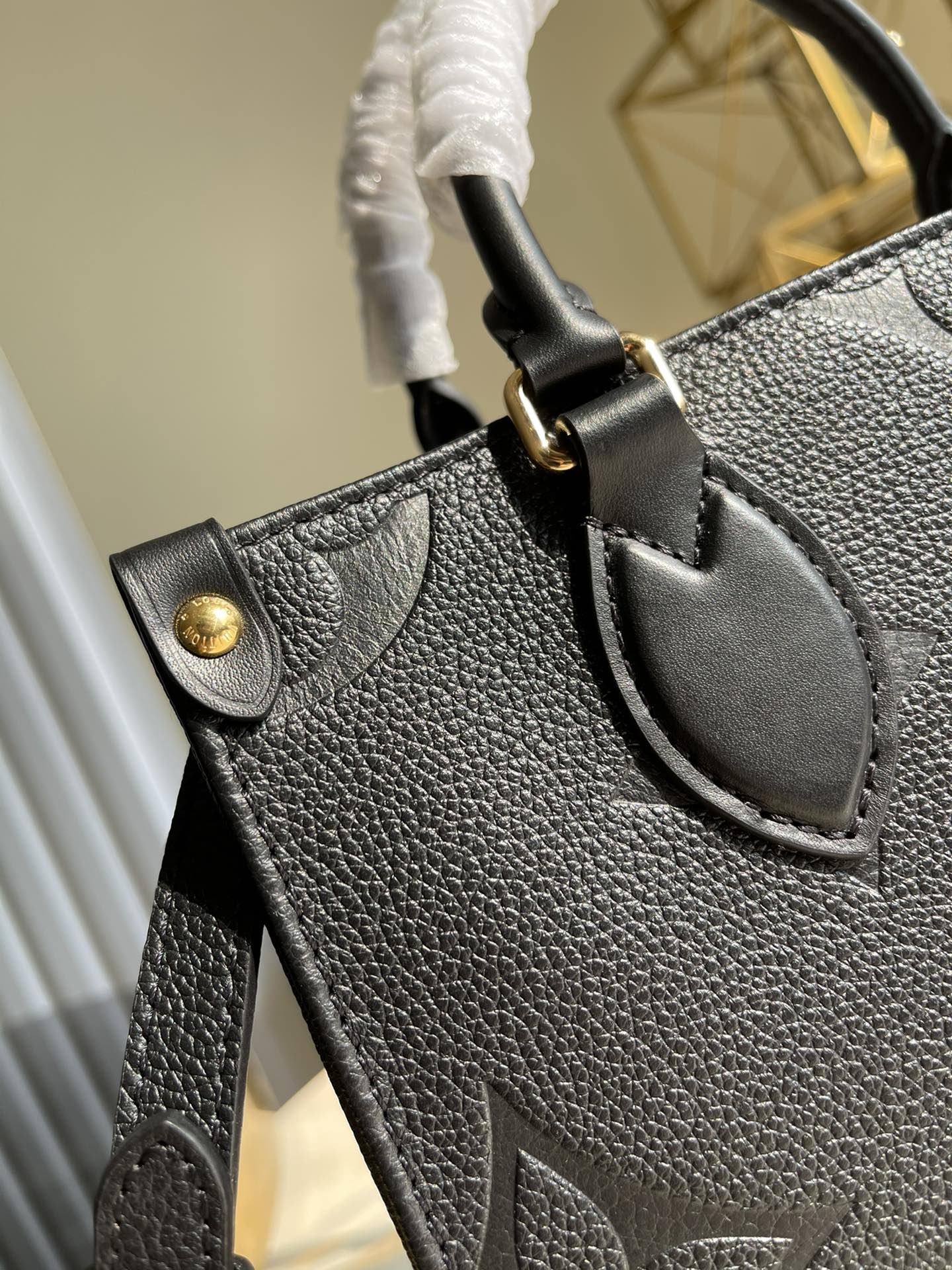 Louis Vuitton Handle Bag 25cm All Black