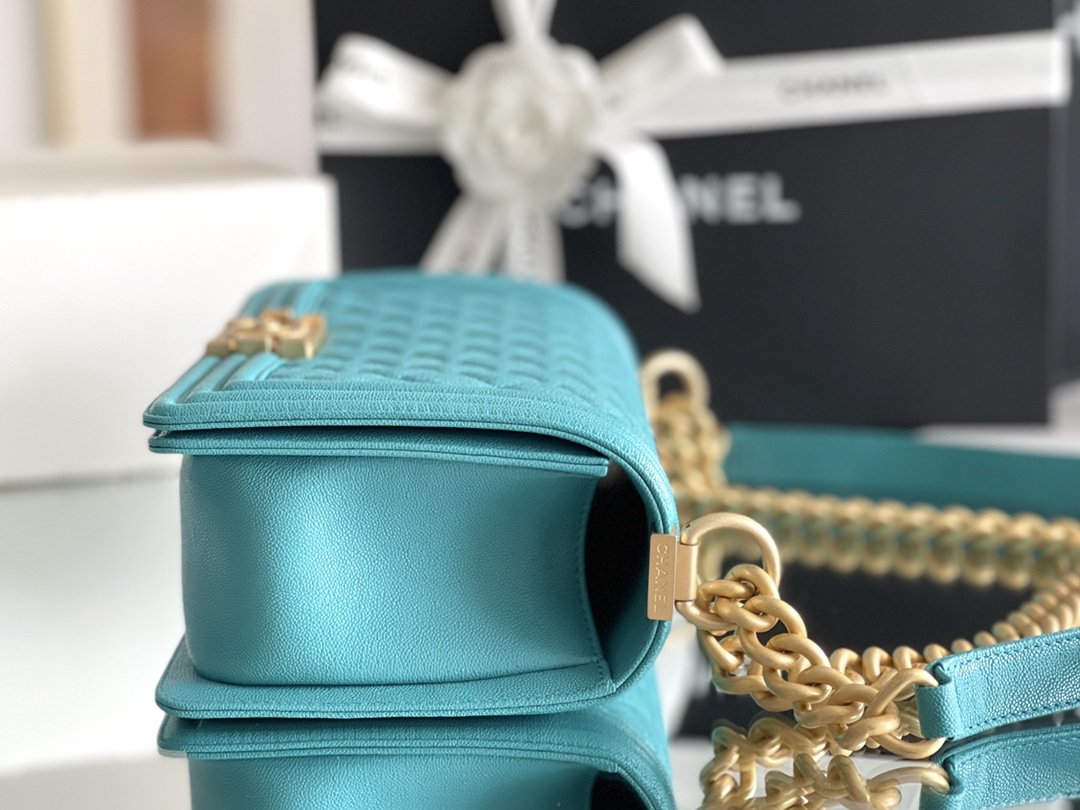 Chanel Medium Classic Flapbag 25cm Blue
