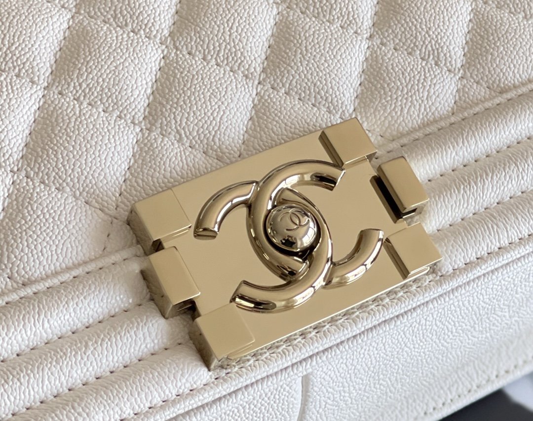 Chanel Medium Classic Flapbag 25cm White
