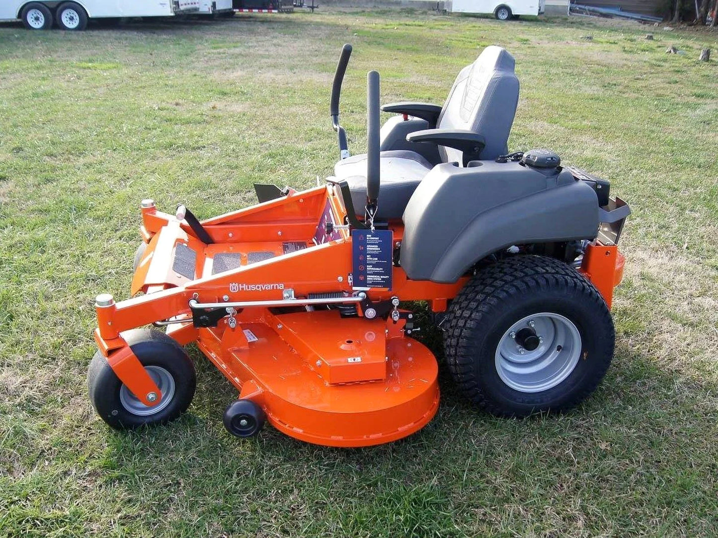 Husqvarna MZ61 61″ Zero Turn Lawn Mower 24HP KAW (Scratch and Dent)
