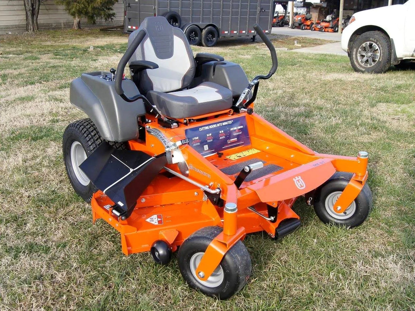Husqvarna MZ61 61″ Zero Turn Lawn Mower 24HP KAW (Scratch and Dent)
