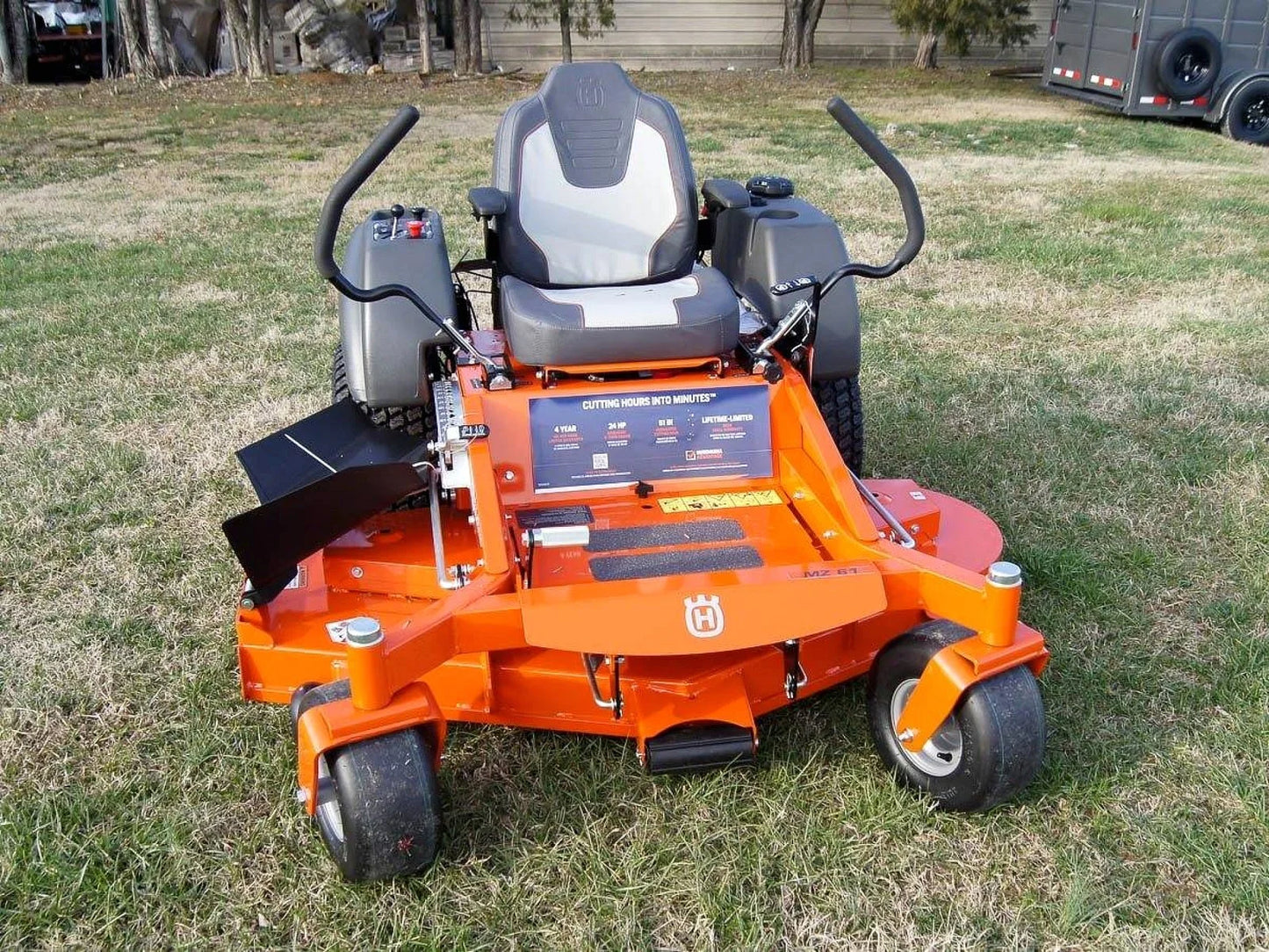 Husqvarna MZ61 61″ Zero Turn Lawn Mower 24HP KAW (Scratch and Dent)