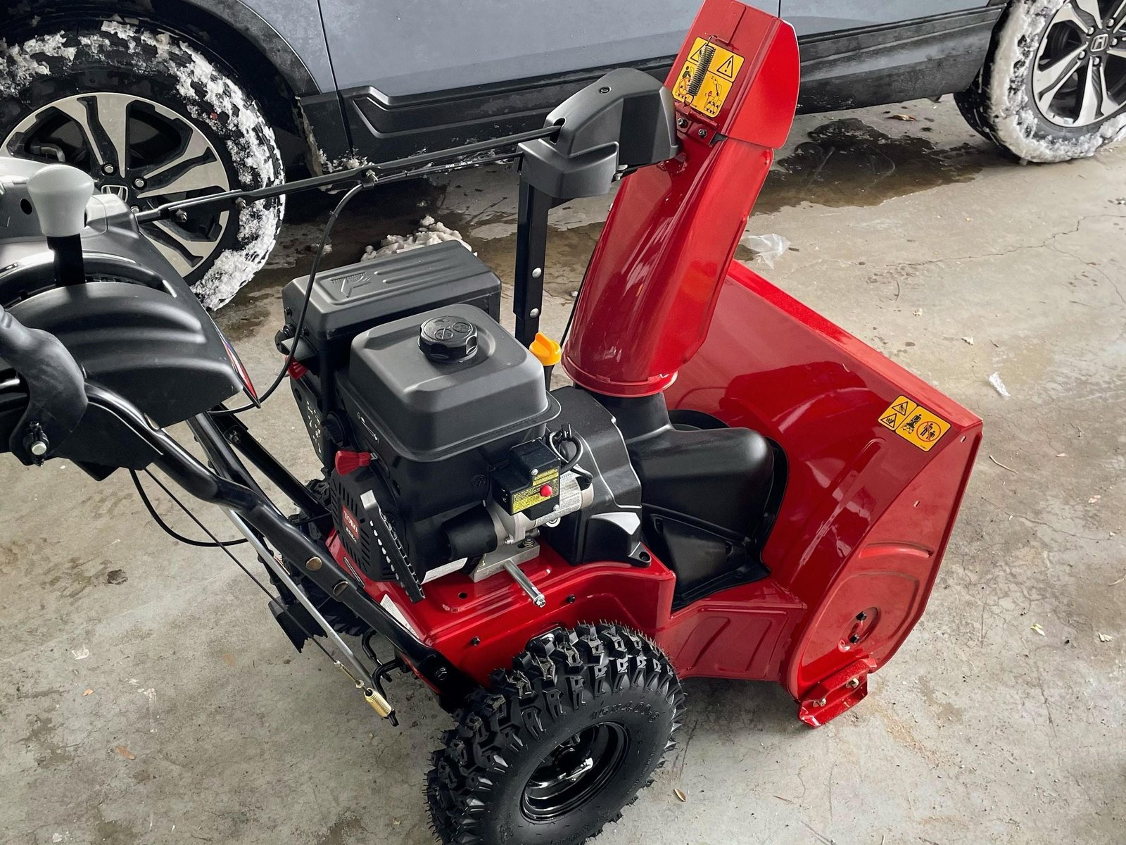 Power Max 824 OE 24-Inch Gas Snow Blower – High-Performance Thrower - Image 4