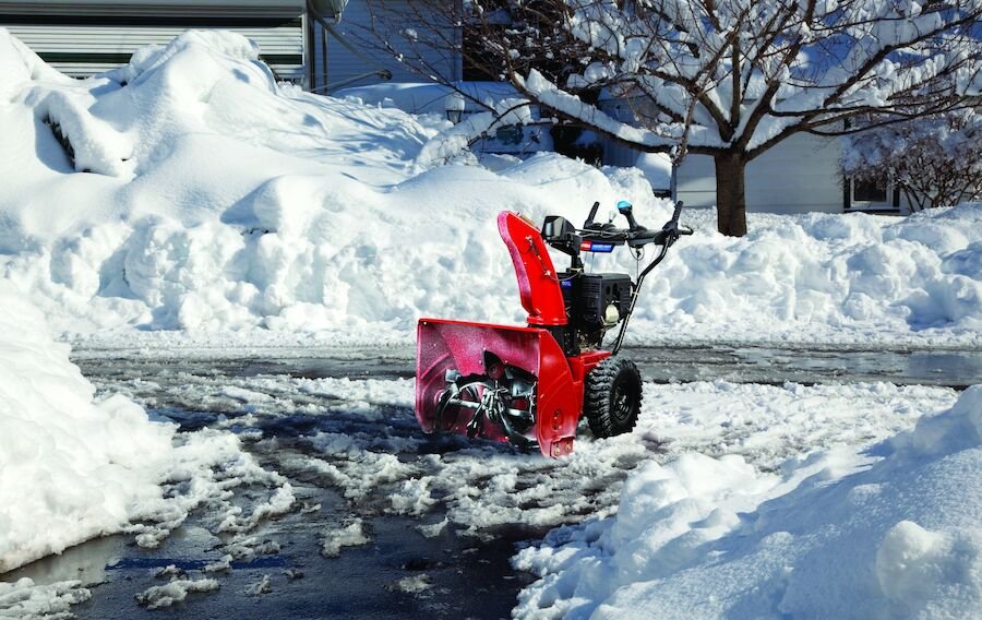 Power Max 824 OE 24-Inch Gas Snow Blower – High-Performance Thrower - Image 5