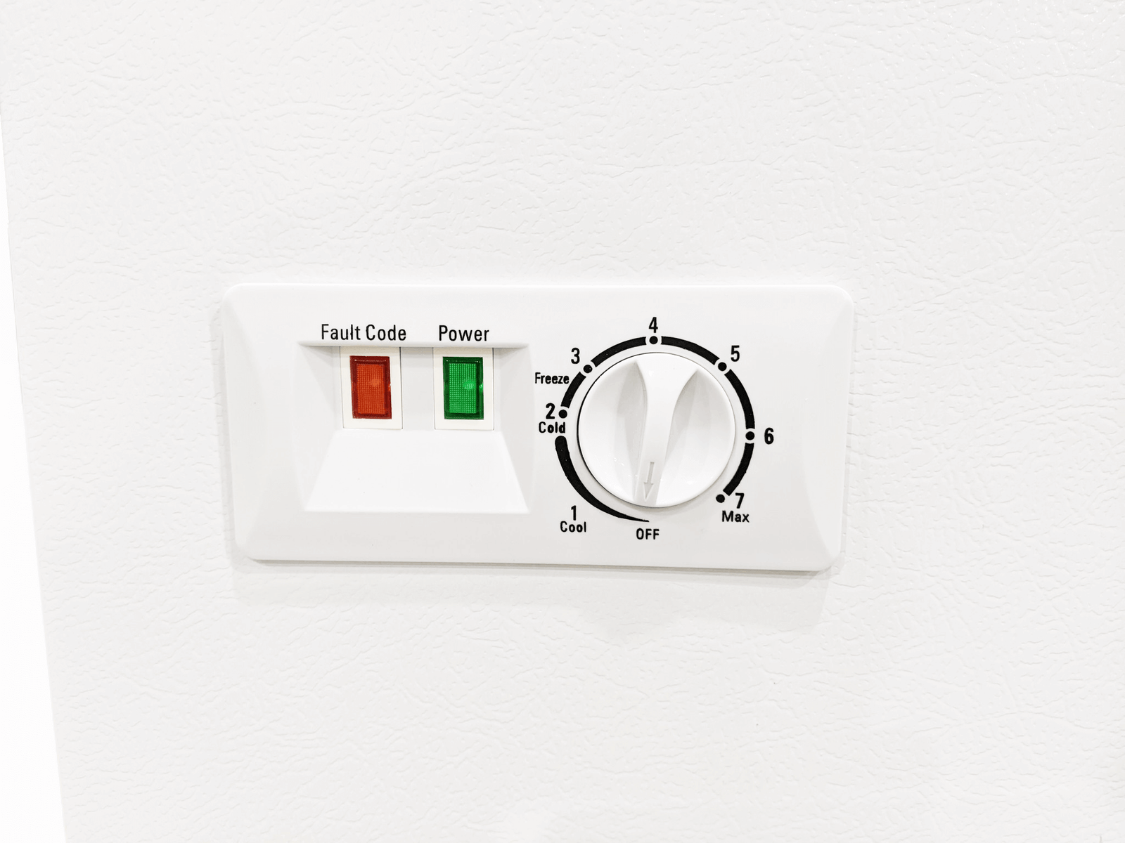 SunStar 8CU Solar/DC Chest Freezer - Image 4
