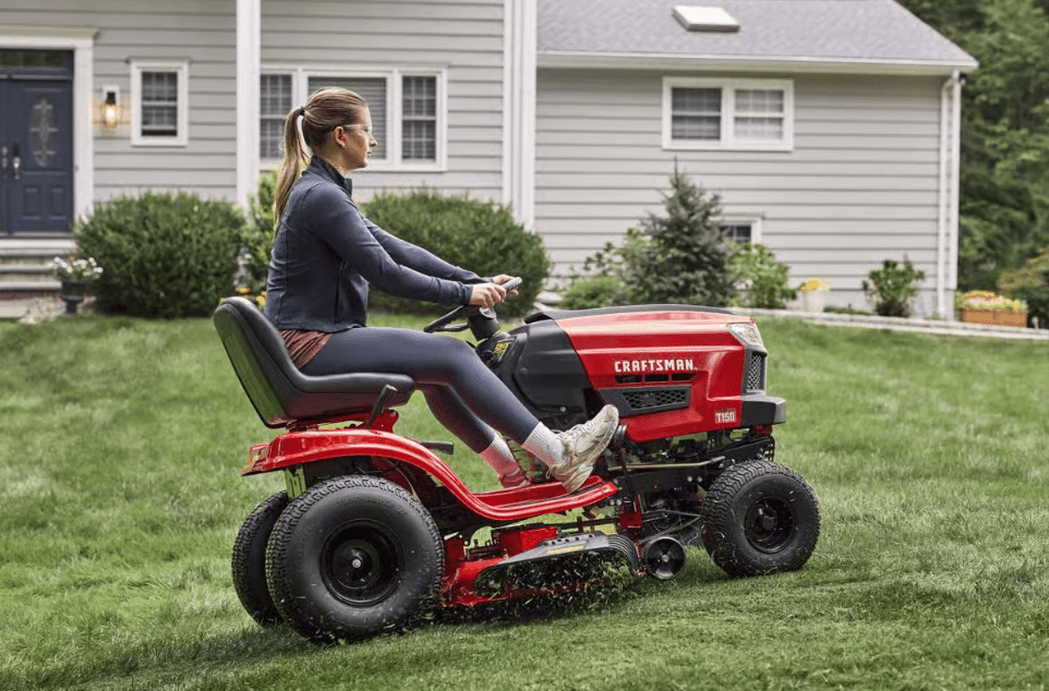 Craftsman T150 Gas Lawn Tractor | 46-in | 540cc | 19HP Briggs and Stratton Engine | Turn Tight Technology | In-Store Exclusive - Image 7