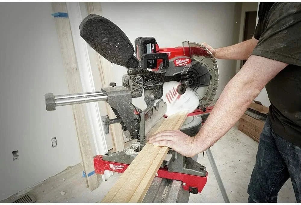 Milwaukee 18V Lithium-Ion Brushless Cordless 12 in. Dual Bevel Sliding Compound